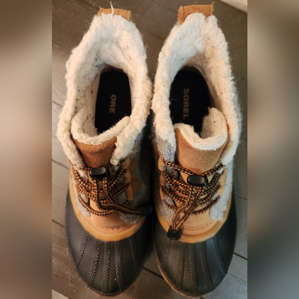 Sorel Waterproof Gray and Tan Boots - Picture 5 of 9